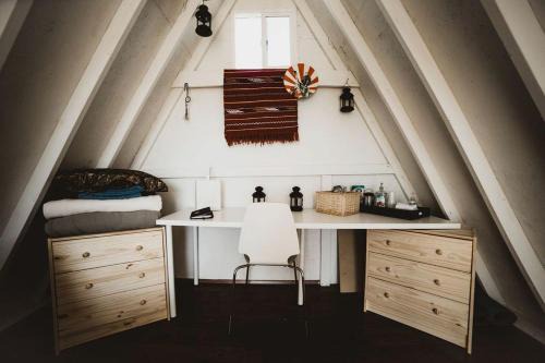 Off-Grid Cabin Rental for a Getaway in Utah