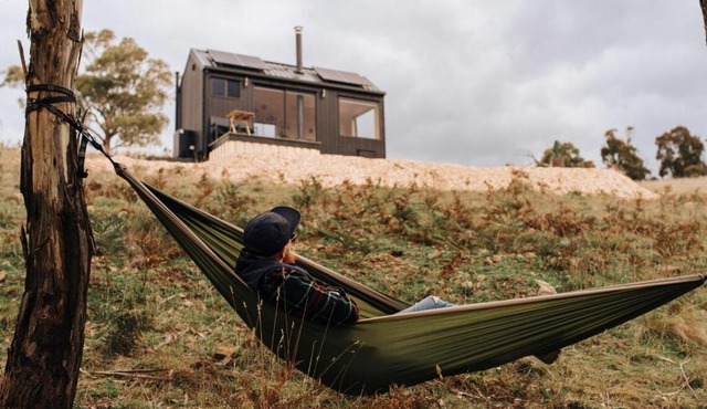 Off-Grid Cabin Surrounded by Nature - Emillie