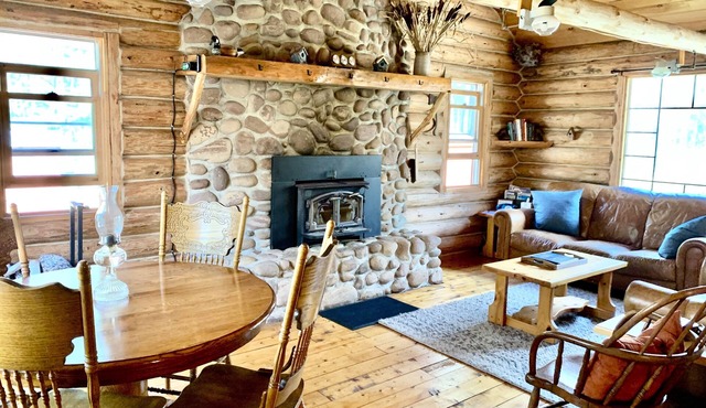 Off-Grid Clean, Cozy Log Cabin 4.95 Star Rating 86 Reviews