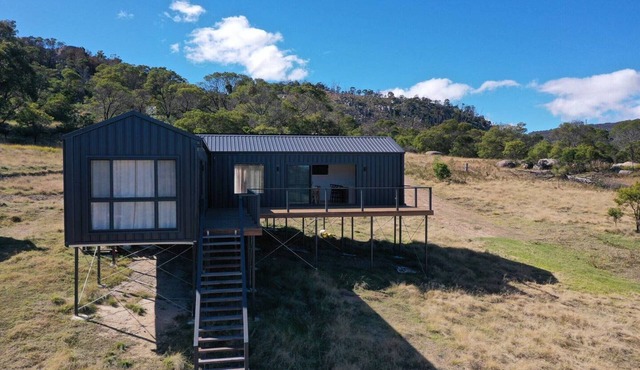 Off-Grid Farm Stay with Scenic Views