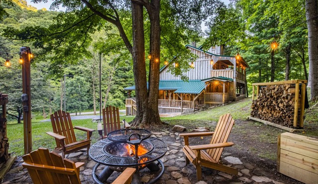 OFF GRID GETAWAY! BRING ATV.Mountain cabin close to New River Gorge.