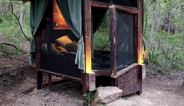 Off-Grid Huts Surrounded by Nature in Indiana