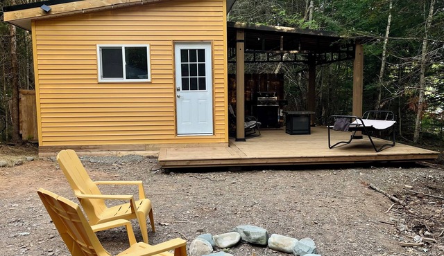 Off-Grid Lake Front Cabin w/Power & Wi-fi