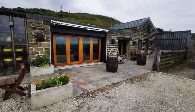 Off grid remote cottage secure garden dog friendly
