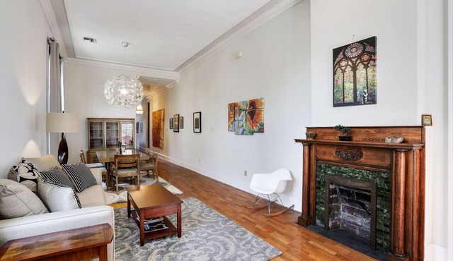 Off Magazine St., Spacious, Charming Walk to Whole Foods, bars and shops