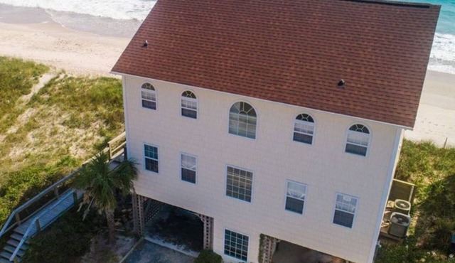 Off Season Short Term Rental Oceanfront Oasis House 5 bedroom, 3.5 bath Elevator