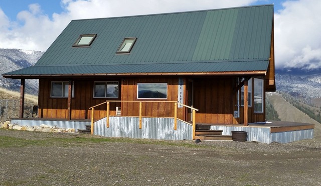 Off the beaten path ridgetop location with dramatic mountain views