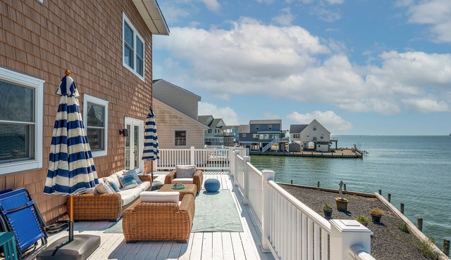 Off the Record - Spectacular Bayfront and Pet Friendly!
