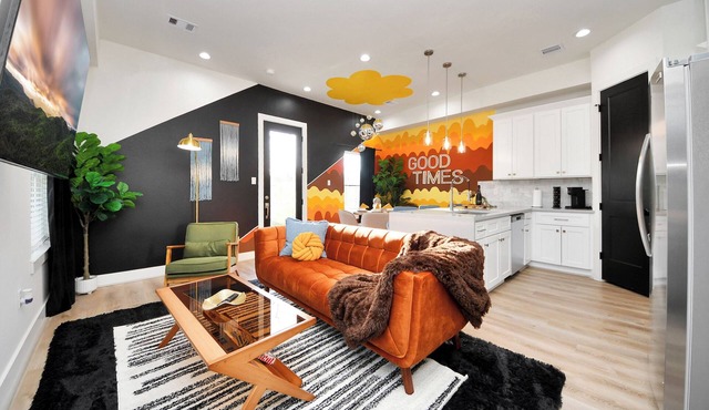 Off The Record -Sleeps 10- Gated