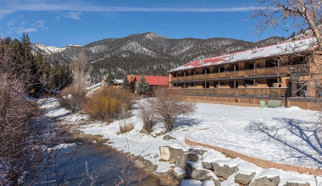OFFICIAL LISTING | Worldmark Red River 1BR w/Fireplace, balcony and chair lift