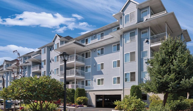 OFFICIAL LISTING | WorldMark Birch Bay 1 BR w/Fireplace, Balcony, Pools & More!