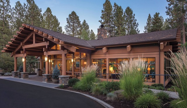 OFFICIAL LISTING | WorldMark Bend - Seventh Mountain Resort 1BR w/Pool & More!
