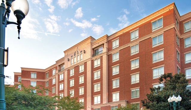 OFFICIAL LISTING | Wyndham Old Town Alexandria 1 BR FREE WiFi & Metro Access!