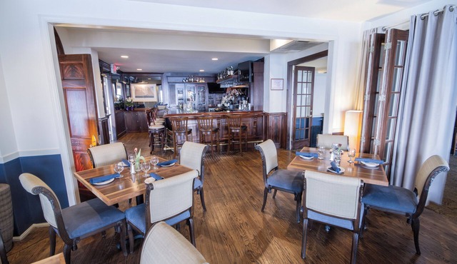 OFFICIAL LISTING | Wyndham Bay Voyage Inn 1BR Suite Off Narragansett Bay w/Pool