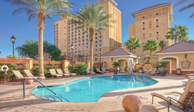 OFFICIAL LISTING | Wyndham 2BR Grand Desert w/WiFi, Shuttle, 1 Mi From Strip