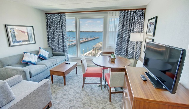 OFFICIAL LISTING | Wyndham - Inn on the Harbor 1BR w/City Views, FREE Wi-Fi
