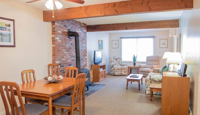 Official Seasons RMC Condo 17D- 2 Bedrooms - Sleeps 6 - No Fees