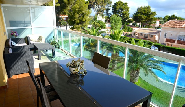 OFFRE SALOU ONLY FAMILY SEA VIEW LARGE TERRACE , POOLS PARKING WIFI