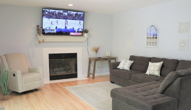 Offshore Haven; Serene Neighborhood, 3 Miles to Beaches and Golf Courses