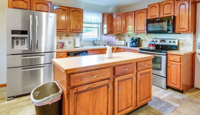Ogallala Home w/ Patio, 9 Mi to Lake McConaughy!