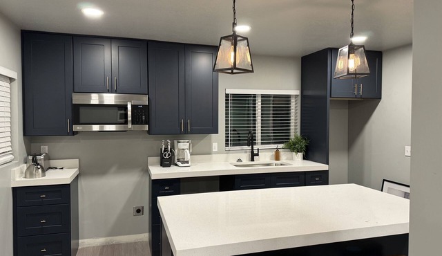 Ogden Oasis: 4b, 2 ba - 5 mins to WSU