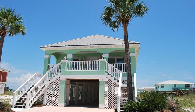 Oh the views, hear the surf Great location all year long