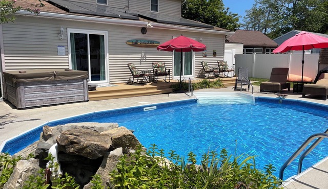 Ohana Breeze: Hawaiian Getaway in Cape May! Hot tub open yr round -Dog friendly!