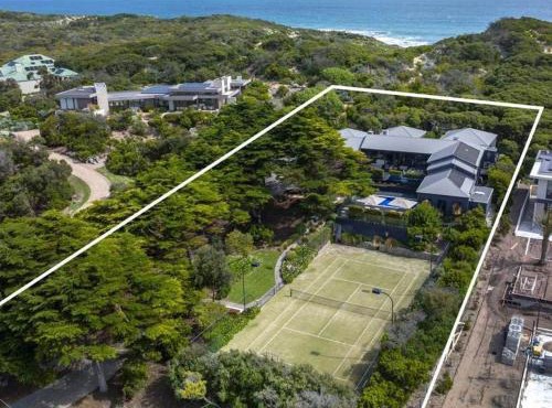 Ohana Luxury Retreat-beach access heated pool