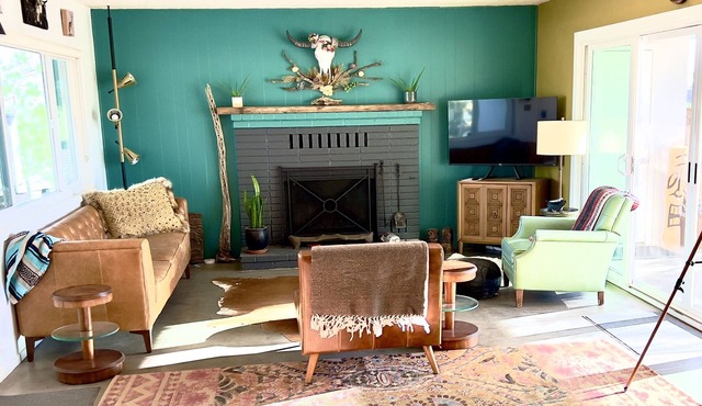 Ohana Ranch: Family fun! Themed bedrooms, hot tub, cowboy pool, near JT Park