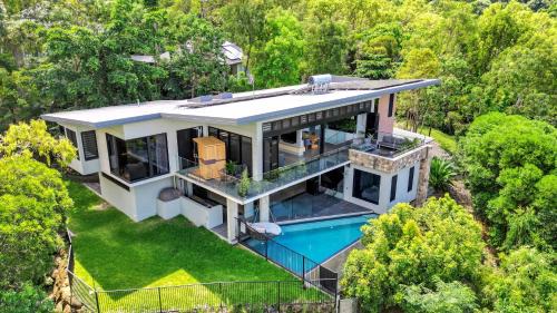 Ohana - The Ultimate Family Pool Escape