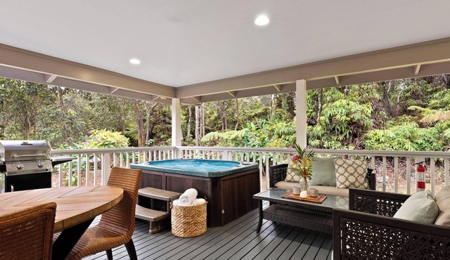 Ohia Lehua Hale-Hot Tub-Fireplace-Fire Table-3-Bed, 2-Bath Newly Renovated Home