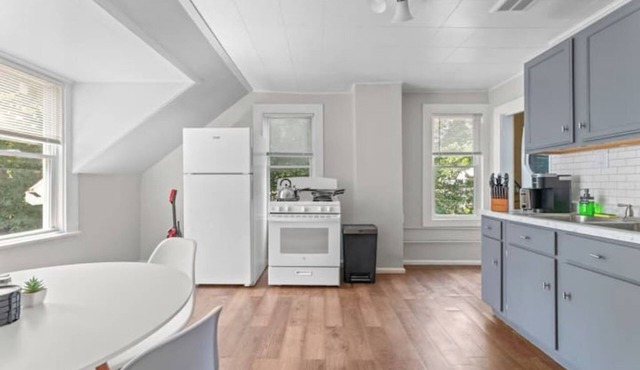 Ohio City · KING Bed · Free Parking · Pet Friendly