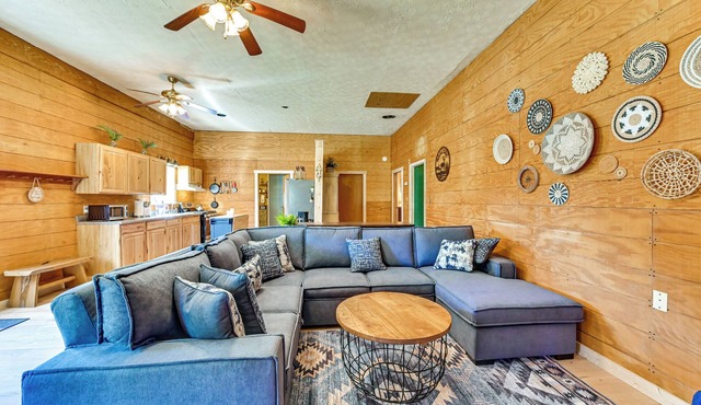 Ohio Hunter’s Cabin w/Pond Access: Pets Welcome!