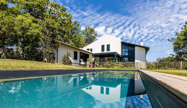 OIHAN KEYWEEK Amazing villa in quiet area with heated pool in Arbonne