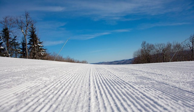 Okemo Mountain 4BR Ski-In Condo | Sleeps 12!
