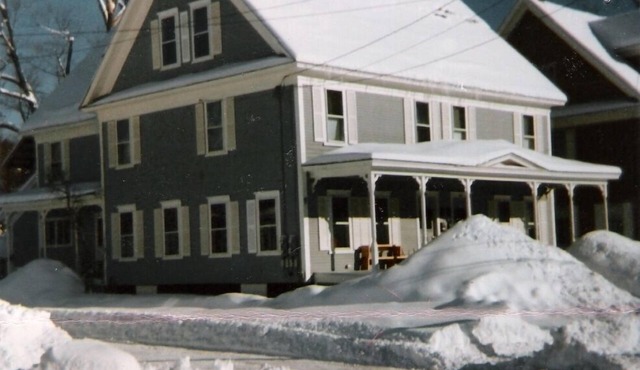 Okemo Mt. Family Affordable 1st floor, village shuttle, walk to town, Dogs OK