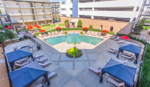 Oklahoma City "Oasis"🤩 *Pool*Cabanas*Firepit 😃