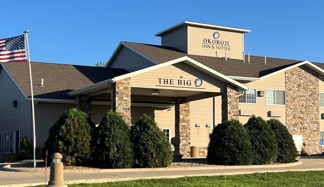 Okoboji Inn & Suites