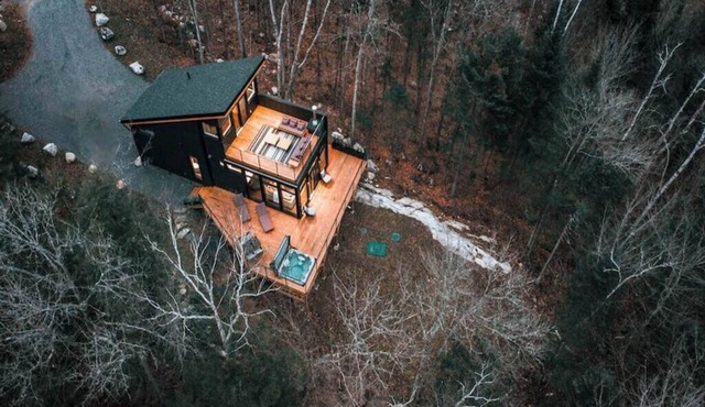 Ökohaus Mont-Tremblant: Private Luxury Nordic Eco Cabin with Spa & Sauna