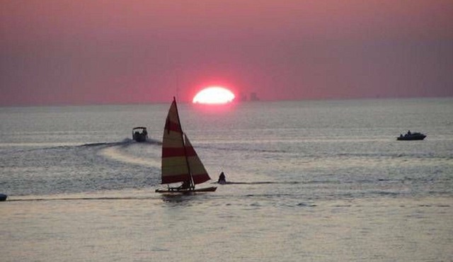 Olcott Beach House on lake Ontario near Niagara Falls
