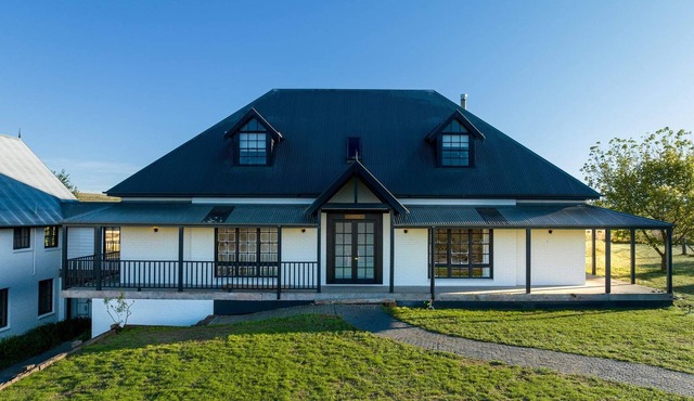 Old Alloway House - Sleeps 11 - Farm Stay