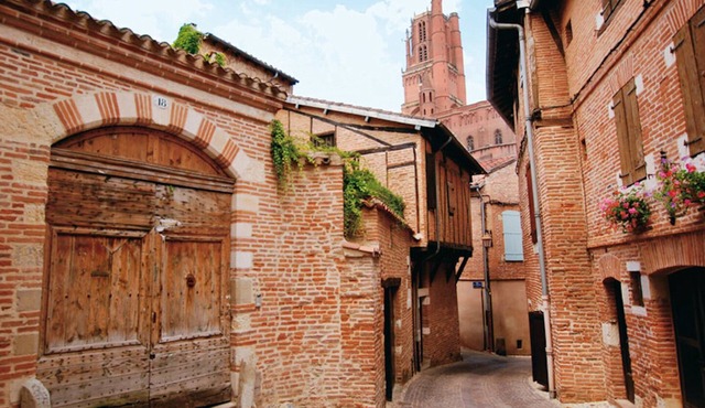 Old and comfortable house with pool, near Toulouse & Villages to visit