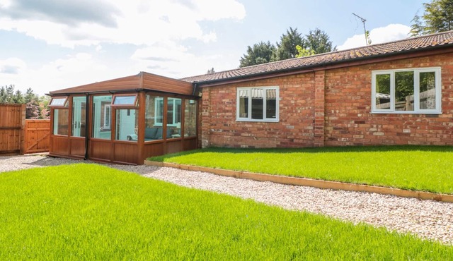 OLD APPLE STORE, with a garden in Newent