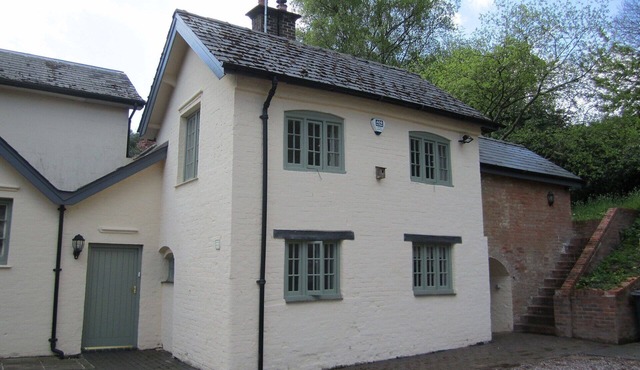 Old Bakehouse. Charming Cottages in Secluded Grounds of Historic Private Estate