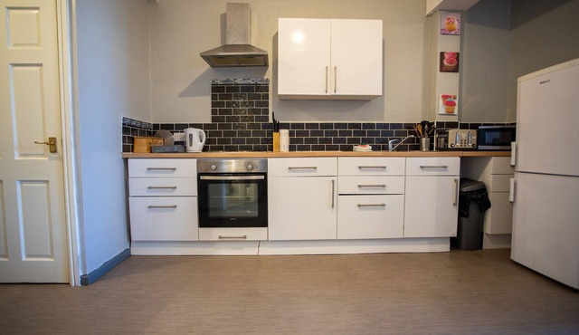 Old Barrington Arms apartment 3