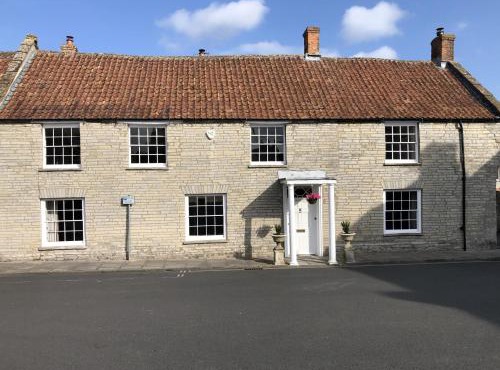 Old Bell House - Spacious Period Home in the Heart of Somerton