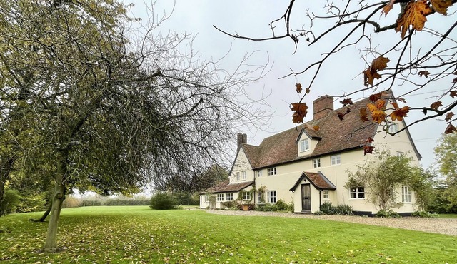 OLD BLOXHALL HOUSE, HITCHAM, family friendly in Bildeston