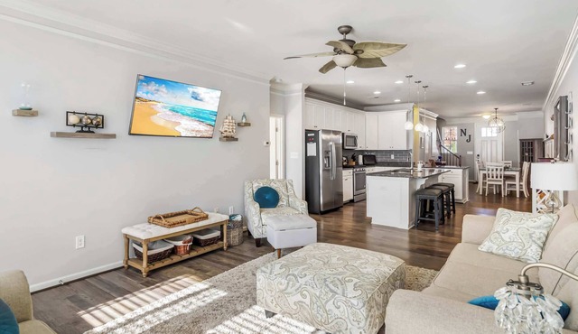 Old Canal Getaway, Stay for 6