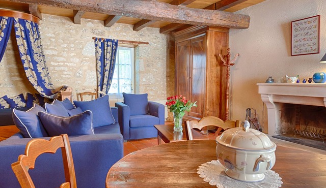 Old Character Cottage In The South Vendee Near The Marais Poitevin