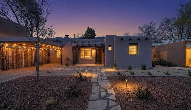 Old Charm Adobe Home, 3bd/2ba, Grill, Firepit